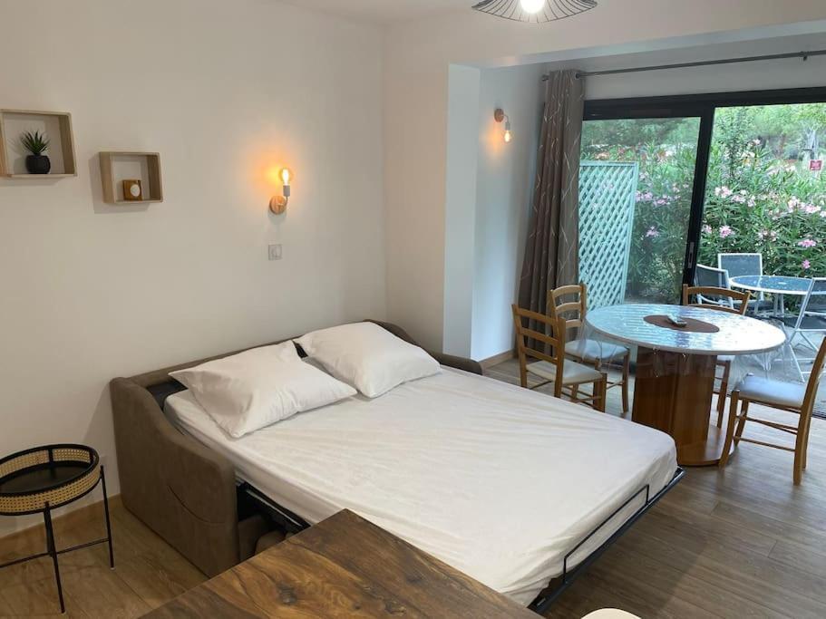Appartement Residence Vacances Amandier Arles Bagian luar foto