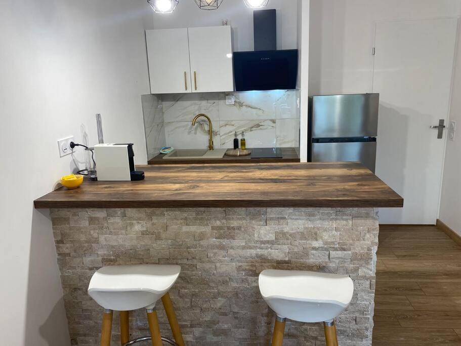 Appartement Residence Vacances Amandier Arles Bagian luar foto